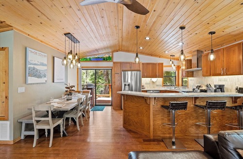 Truckee House | Family Retreat w/Games, Hot Tub, 2 Bunk Rooms, Desk & EV Charger | Near Trails