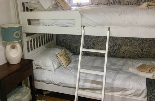 Coto de Caza Cottage | Fantastic fittings and furnishings adorn this exclusive holiday home located in an idyllic spot with