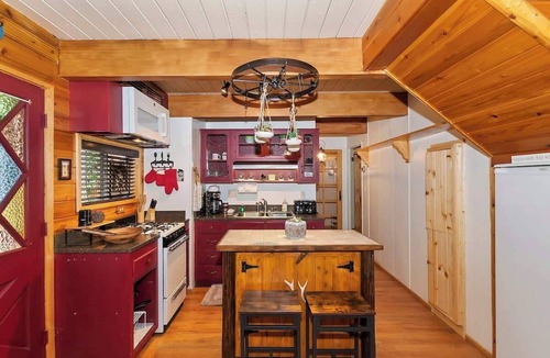 Fawnskin Cabin | Fawnskin Cabin Retreat Big Yard Firepit & Minutes to the Lake