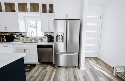 North Hollywood House | FIFA World Cup: ELEGANT, WELL-APPOINTED 3-BEDROOM HOME WITH PRIVATE HOT TUB BUILT IN 2020 (p26)