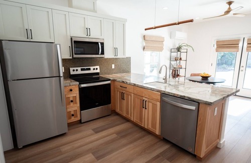 Fig Garden Apartment | Fig Studio Studio apartment walking distance from Fig Garden Village.