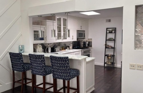 Del Mar Heights House | Five minute walk to the beach! Coastal 3-bedroom in Del Mar!