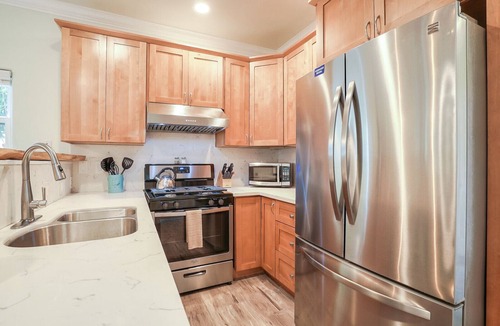 Mountain View House | FOA1: 3/2.5 New Construction Ideal Mt View Locale