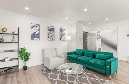 Altadena Apartment | Foothills Oasis w Private Balcony & Free Parking#3