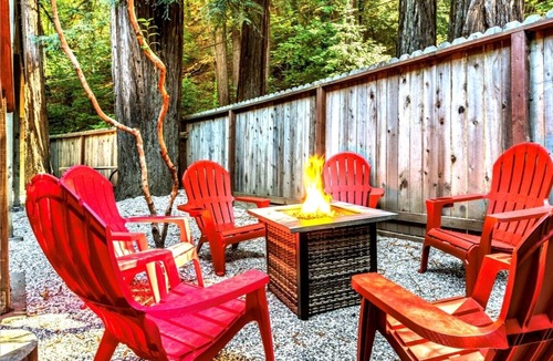 Forest Hills House | Forest Magic! Walk to the Russian River! Pups OK! Yard-Starry Nights