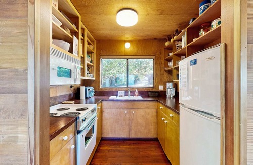 Sea Ranch House | Forested cabin with private hot tub & ocean views