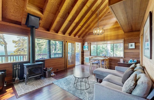Sea Ranch House | Forested cabin with private hot tub & ocean views
