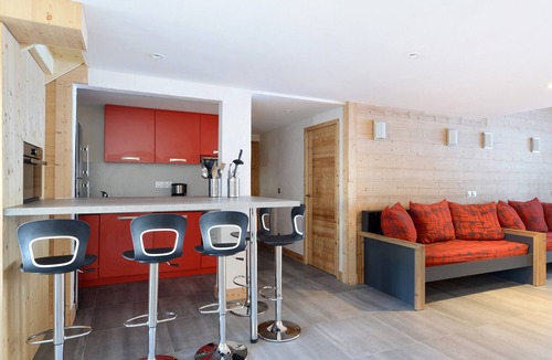 Bellentre Apartment | Spacious renovated apartment for 15 · Close to slopes · Wellness area