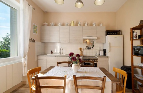 Rouffignac-Saint-Cernin-de-Reilhac House | Holiday Home “Les Glycines” with Private Terrace and Garden
