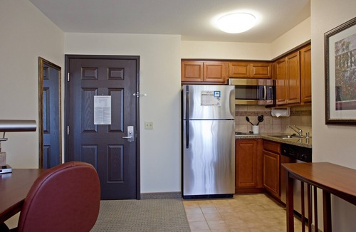 Palmdale Apartment | Free Breakfast. Outdoor Pool & Hot Tub. Near Edwards Air Force Base!