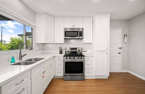 North Long Beach Apartment | Free Garage Parking 30 Min to Disneyland