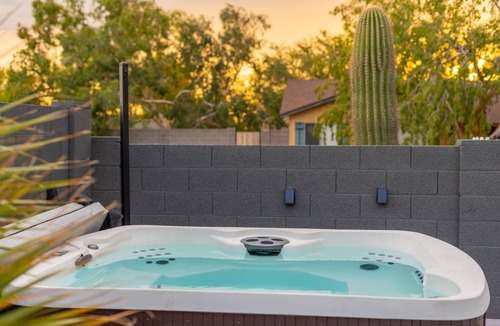 East Mesa House | Free Heated Pool~Hot Tub~King Bed~Swing Set~Games