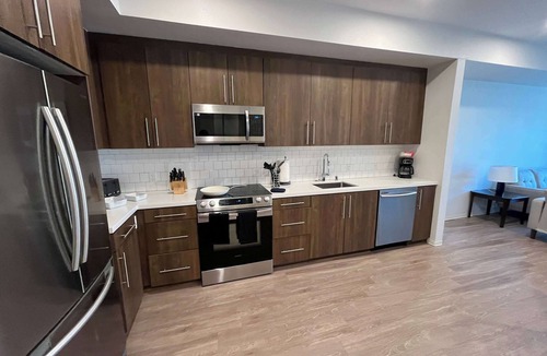 Pacific Terrace Apartment | Fully Furnished 1BR Downtown w/Wi-Fi Parking