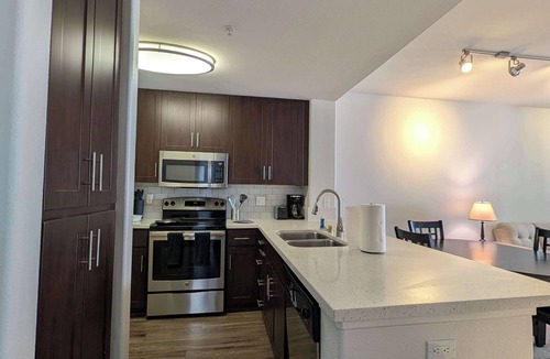 Mission Valley East Apartment | Fully Furnished 1BR in Misson Valley w/Parking