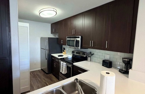 Mission Valley East Apartment | Fully Furnished 1BR in Misson Valley w/Parking