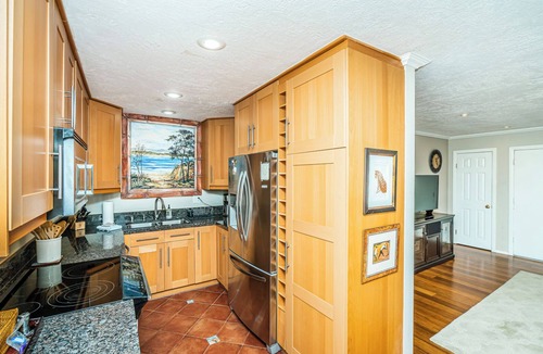 University City Condo | Fully Furnished 2BR Extended Stay Near UCSD & Scripps. Private Patio & Spa Bath