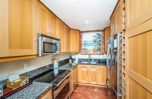 University City Condo | Fully Furnished 2BR Extended Stay Near UCSD & Scripps. Private Patio & Spa Bath