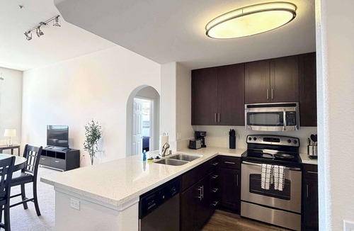 Mission Valley East Apartment | Fully Furnished 2BR in Misson Valley w/Parking