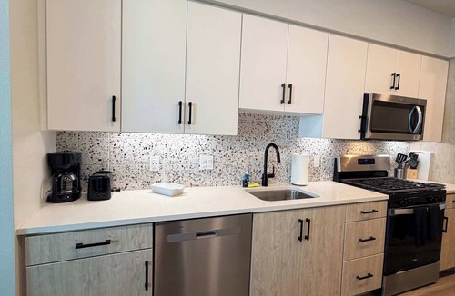Midway District Apartment | Fully Furnished 2BR Point Loma w/Wi-Fi Parking