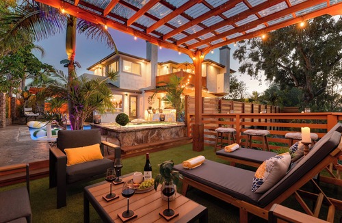 Allied Gardens House | ✈Fully Remodeled Mansion Pool/Jacuzzi☀