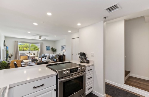 Baristo Condo | Fully renovated! Fantastic 2BR-prime location, mountain views, sparkling pool.