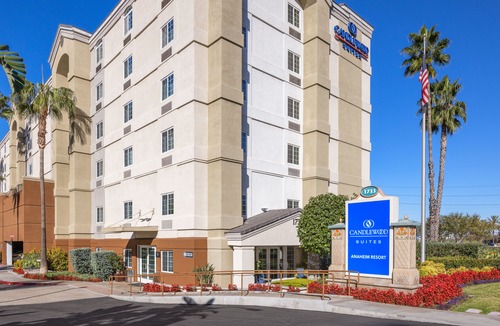 Anaheim Resort House | Fun at Knott's Berry Farm! w/Pool, Parking, Shuttle to Disneyland!