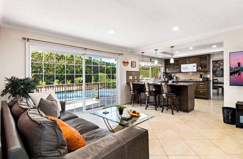 Fullerton House | Fun-Filled Family Vacay Home! 15 min to Disney!