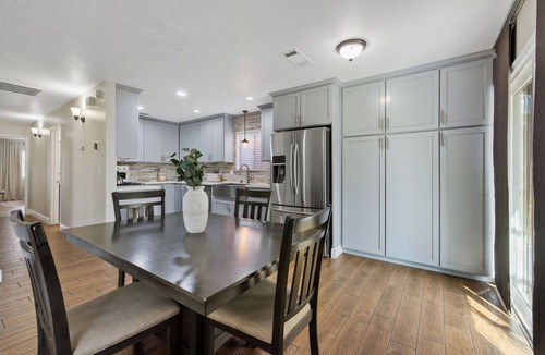 Visalia House | Furnished 3BR - Fast WiFi - Utilities Included - Insurance/Relocation Friendly