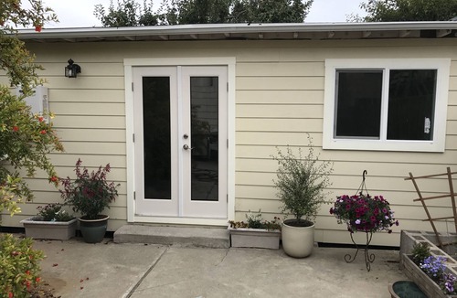 Bayview Apartment | Furnished detached garden cottage