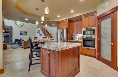 Country Club Estates House | Game Room | Fireplace | Views | Close to Beaches & Casinos: Cherry Pines