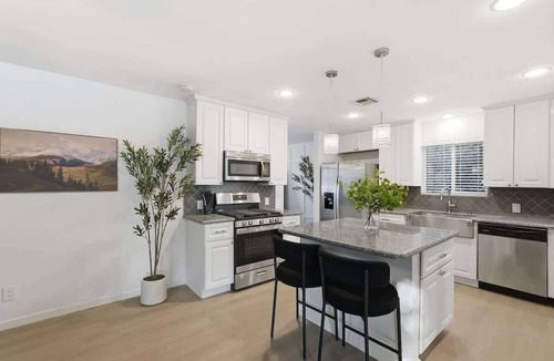Park Scottsdale One House | Games, Fire Pit, 5 min to Old Town, 2 Queen beds, 1 Bunk Bed.