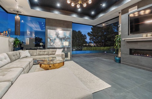 Los Angeles House | Gated New Designer 6bd/7ba Estate w Pool & Spa, Guest house, Elevator, & Views!