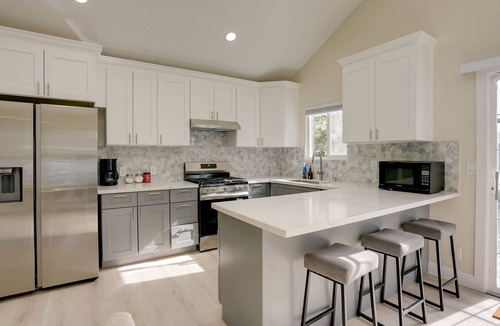 Longfellow House | Gem Home near SF! 5 min to BART and UCSF Benioff
