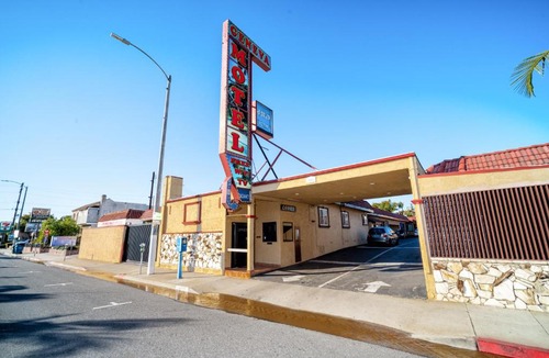 Inglewood Hotel | Geneva Motel