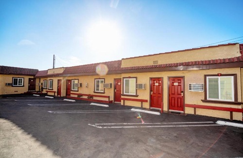 Inglewood Hotel | Geneva Motel