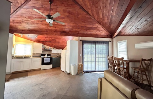 Camp Verde Cabin | Glamping cabin- 10 min from Verde River day use Perfect to unplug & be w/nature