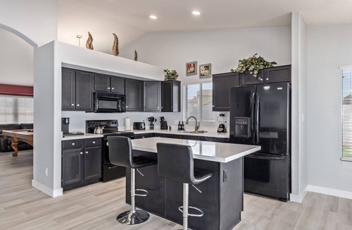 Glendale House | Glendale! Unbeatable Access to State Farm Stadium & Westgate's Best Attractions!