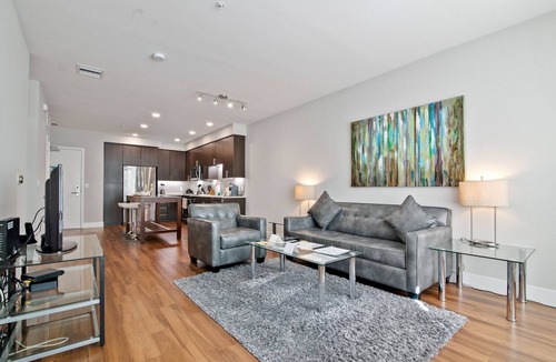Shoreline West Apartment | Global Luxury Suites at Mountain View