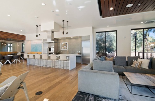 Shoreline West Apartment | Global Luxury Suites at Mountain View