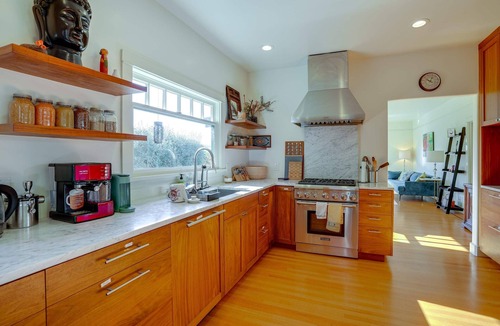 Berkeley Hills House | Golden Gate & Sunset Views! Classic Berkeley Home