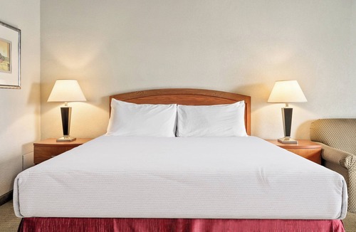 Harbor Hotel | Golden Sails Hotel