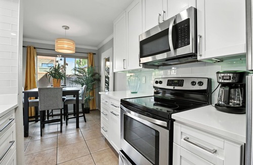 Scottsdale Estates Six Condo | Golf Course remodeled main floor condo in Old Town Scottsdale with King beds
