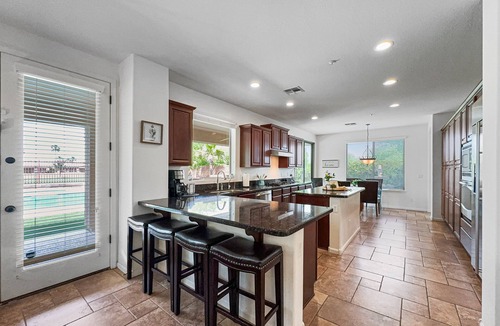 Seville House | Golf Views, Heated Pool, Spa, Grass, Games FUN!