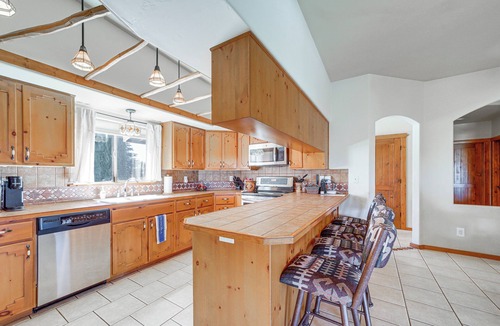 Prescott Country Club House | Golfer's Haven! Mtn-View Dewey Gem w/Pool Access