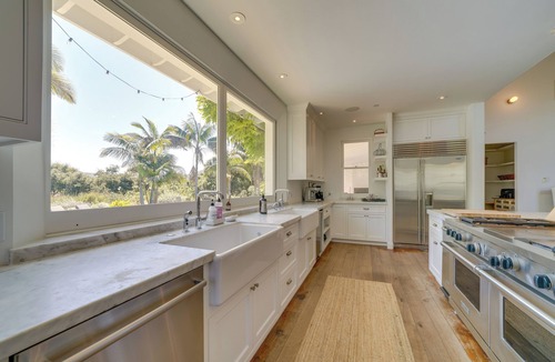 Carpinteria House | Gorgeous Carpinteria Home: Pool, Spa, Fireplaces!