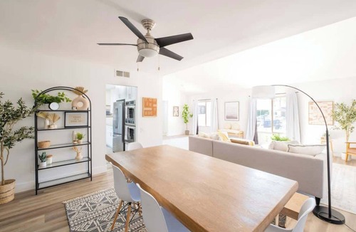 Casa de Oro-Mount Helix House | Gorgeous Family Retreat | Games, FirePit & Parking