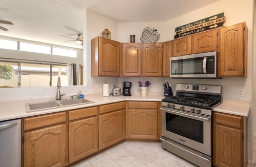 East Mesa House | Gorgeous Listing - with HEATED pool/Hot Tub and 2 car garage