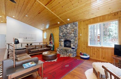 Truckee House | Gorgeous Tahoe Donner home with recreational activities - near ski resorts