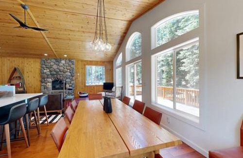 Truckee House | Gorgeous Tahoe Donner home with recreational activities - near ski resorts