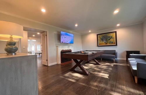 West Floral Park House | Gorgeous Villa 10 Mins to Disney